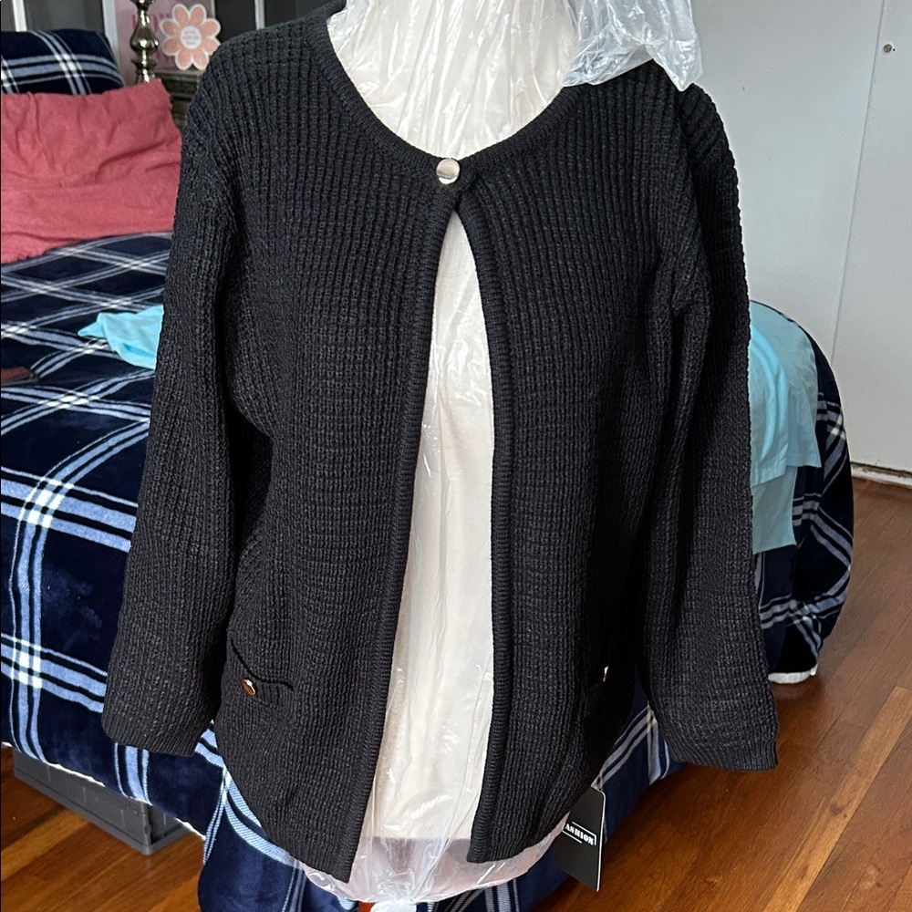 FASHION Black Women's Sweater  size medium nwt